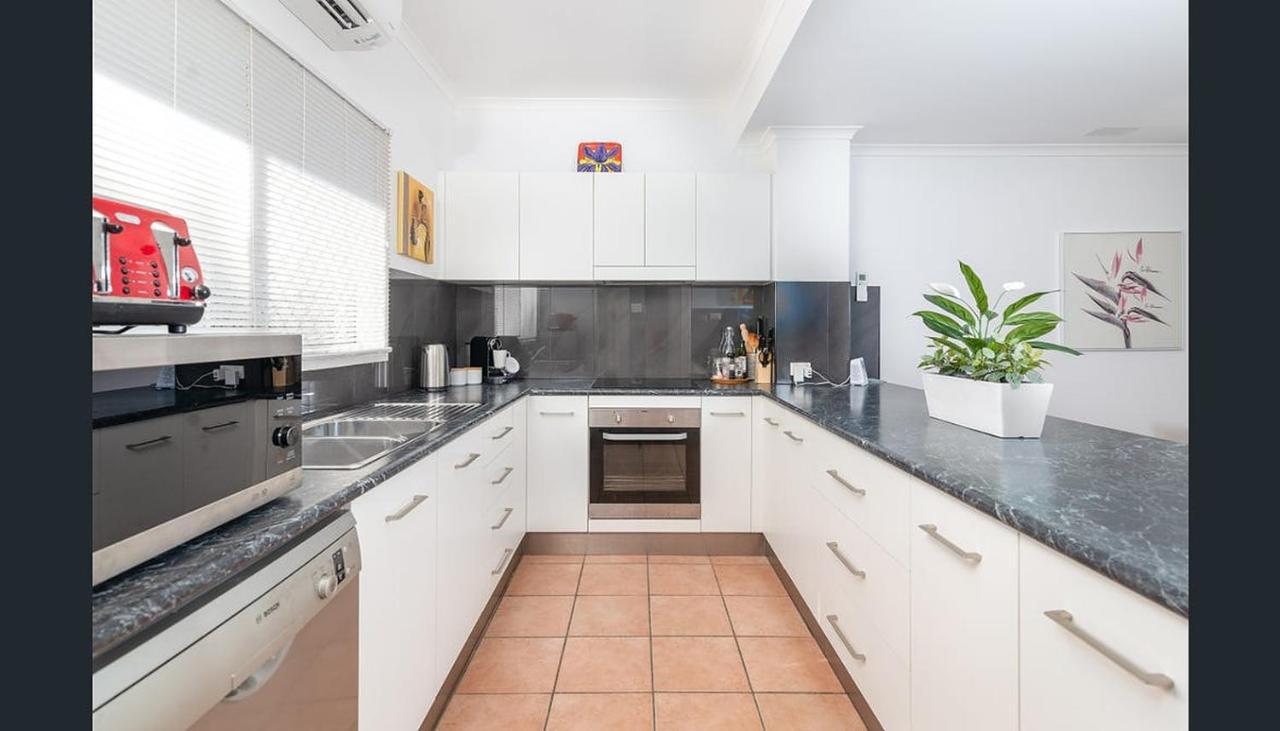 Modern 2 Bedroom Townhouse - Four Mile Beach Escapes ميناء دوغلاس المظهر الخارجي الصورة